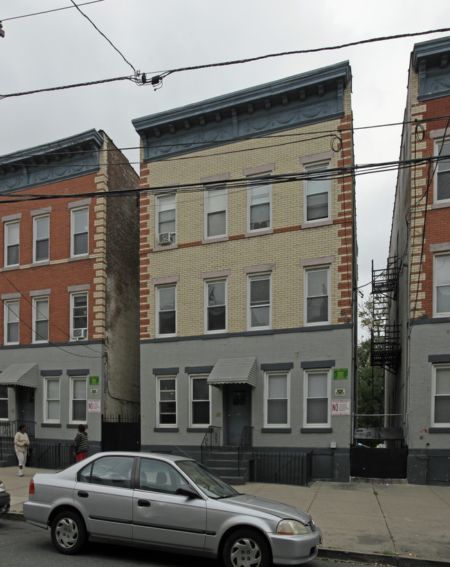 229 Van Horne St in Jersey City, NJ - Foto de edificio - Building Photo