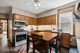 3110 N Harding Ave-Unit -2 in Chicago, IL - Building Photo - Building Photo