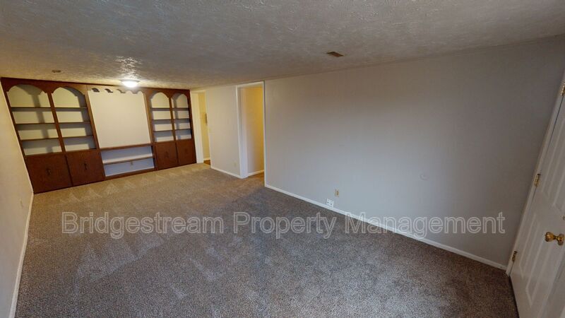 852 Randler Ave in Vandalia, OH - Building Photo