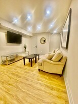 697 Lawrence Ave W, Unit SI ID1513073P in Toronto, ON - Building Photo