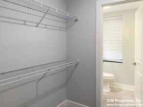 2130 N Sedgwick St, Unit 2109 in Chicago, IL - Building Photo - Building Photo