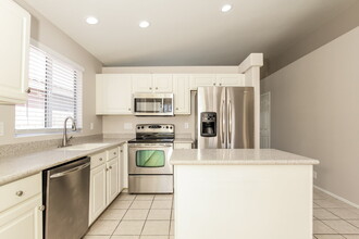 4102 W Cactus Rd in Phoenix, AZ - Building Photo - Building Photo