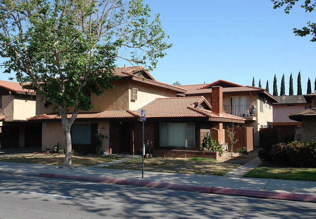 11751 Garden Grove Blvd in Garden Grove, CA - Building Photo