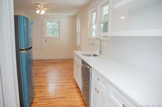117 S Main St in Branford, CT - Building Photo - Building Photo