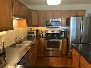 449 Clairemont Ave in Decatur, GA - Building Photo - Building Photo