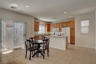 6646 Colorado Spruce St in Las Vegas, NV - Building Photo - Building Photo