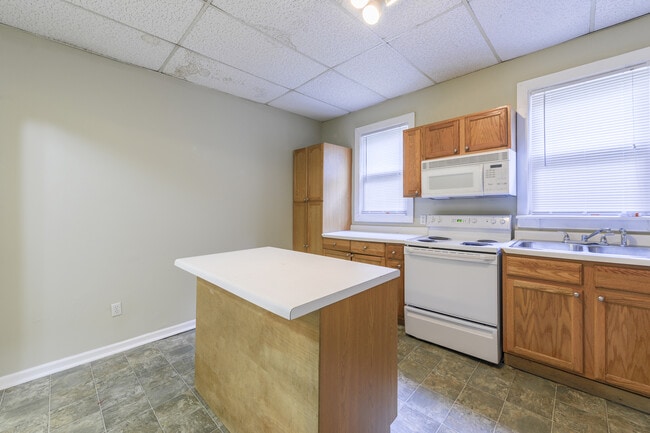 2222 Glenwood Ave in Minneapolis, MN - Building Photo - Building Photo