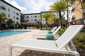 Lofts At Eden in Sanford, FL - Foto de edificio - Building Photo