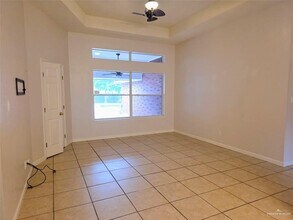 28 Warbler Ave in McAllen, TX - Building Photo - Building Photo
