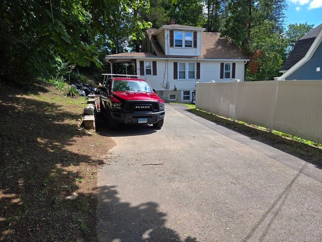 12 Wood Ct in Plymouth, CT - Building Photo - Building Photo