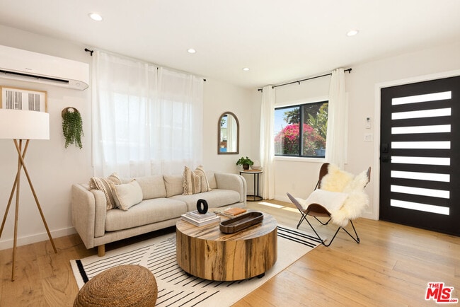 17 Sunset Ave in Los Angeles, CA - Building Photo - Building Photo