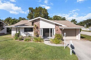 11650 Pointe Cir in Ft. Myers, FL - Building Photo