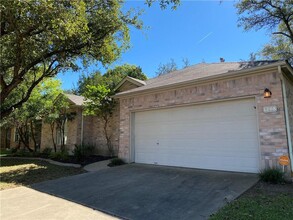 1208 Tremont Dr in Cedar Park, TX - Foto de edificio - Building Photo