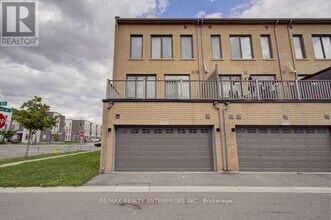 178 Wheat Boom Dr. in Oakville, ON - Building Photo - Building Photo