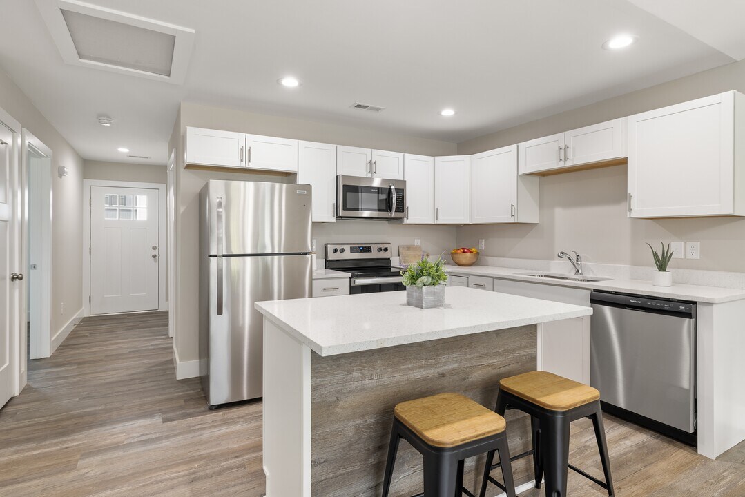1042 Venice Blvd in Spartanburg, SC - Building Photo