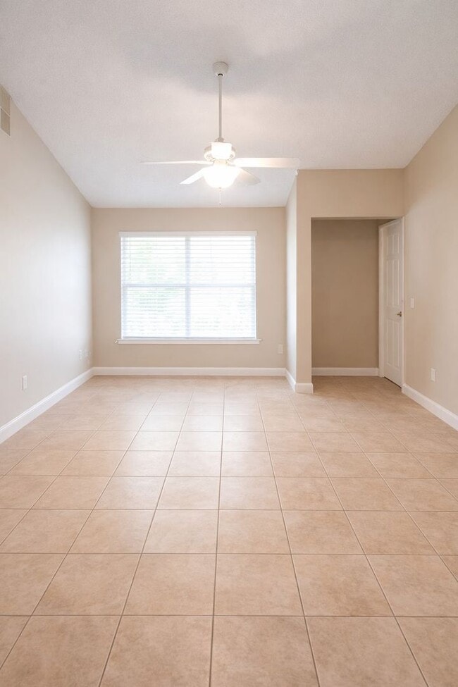 121 Reserve Cir in Oviedo, FL - Building Photo - Building Photo