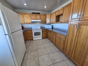 5617 Avenue R 1/2 in Galveston, TX - Building Photo - Building Photo