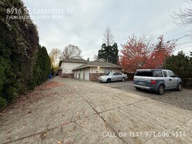 8916 SE Lafayette St in Portland, OR - Building Photo