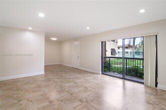 7915 SW 86th St in Miami, FL - Building Photo - Building Photo