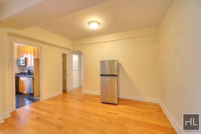 EAST 56 STREET, Unit 4A in New York, NY - Building Photo - Building Photo