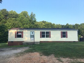 476 Sharp St in Woodruff, SC - Building Photo
