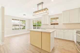 2244 Staggerbush Dr in Jacksonville, FL - Building Photo - Building Photo