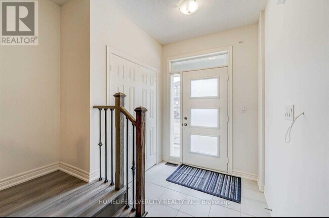 21 Westfield Cres in Hamilton, ON - Building Photo - Building Photo