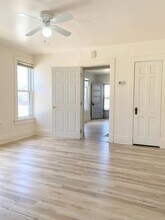 128 E 5th Ave in Hutchinson, KS - Building Photo - Building Photo