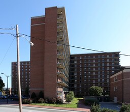 UNC-CH Morrison Residence Hall in Chapel Hill, NC - Building Photo - Building Photo