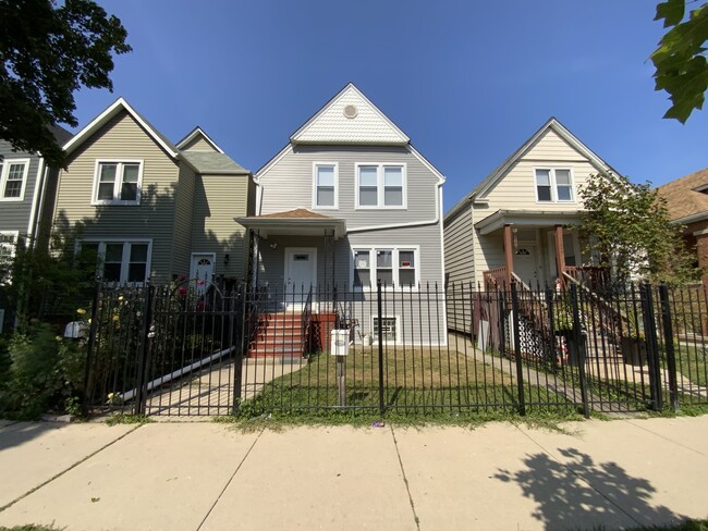 property at 3426 W Melrose St