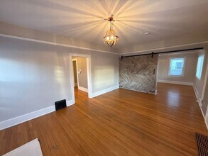 1615 D St NE in Salem, OR - Building Photo - Building Photo