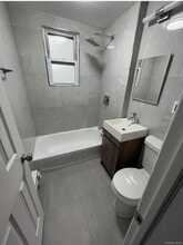 211-45 Jamaica Ave in Queens, NY - Building Photo - Building Photo