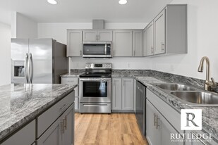 362 Beechwood Way in Medford, OR - Building Photo