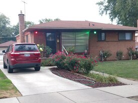 22521 Euclid in St. Clair Shores, MI - Building Photo