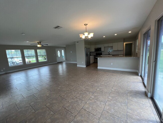 3057 Conway Blvd in Port Charlotte, FL - Building Photo - Building Photo