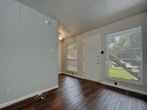 4712 Depew Ave-Unit -104 in Austin, TX - Building Photo - Building Photo