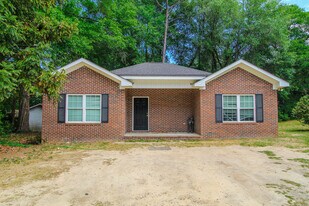 203 Faculty Blvd in Statesboro, GA - Building Photo