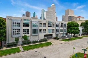 207 Pierce St in Houston, TX - Building Photo