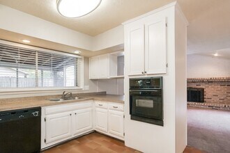 4486 W Cypress Villas Dr in Spring, TX - Building Photo - Building Photo