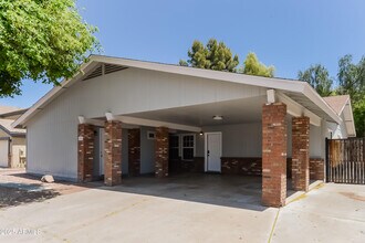 555 N Elm in Mesa, AZ - Foto de edificio - Building Photo