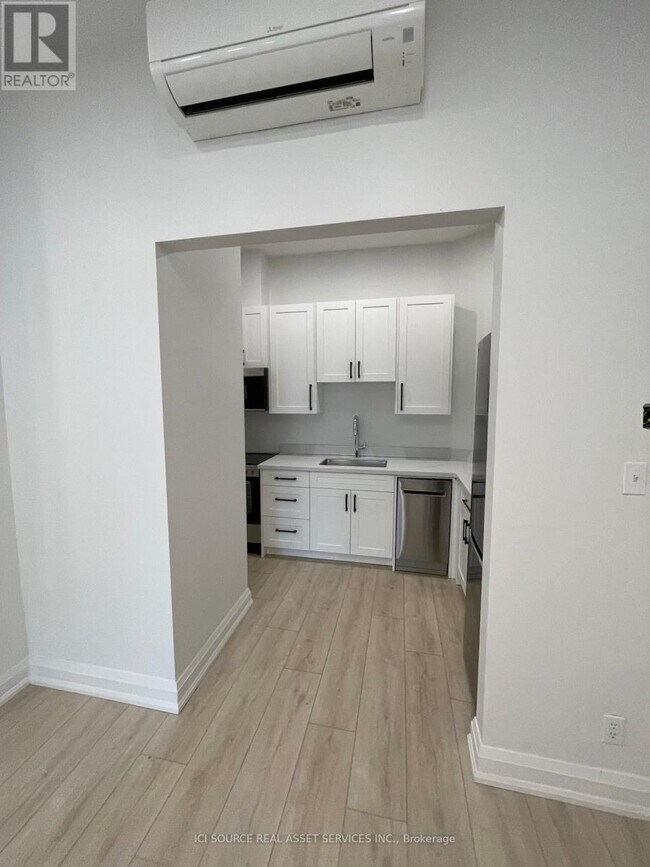754 Queen St E in Toronto, ON - Building Photo - Building Photo