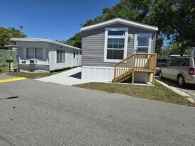 3301 58th Ave N in St. Petersburg, FL - Building Photo