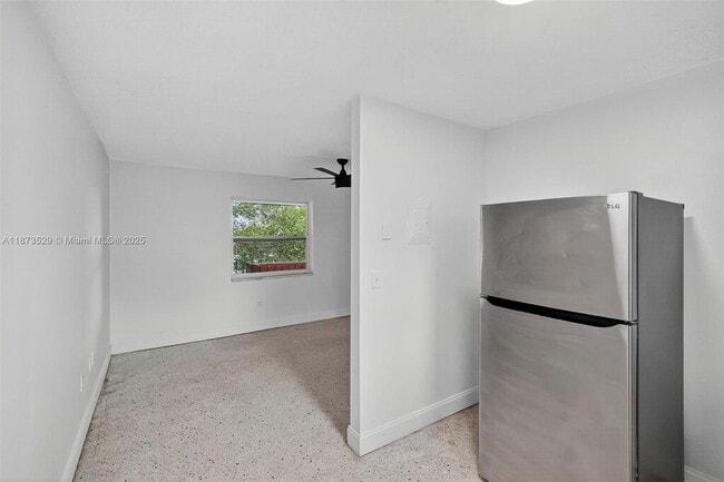 property at 458 SW 9th St