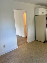 227 Railroad St in Thomaston, CT - Building Photo - Building Photo