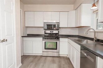 105 Tanglewood Ln in Waxahachie, TX - Building Photo - Building Photo