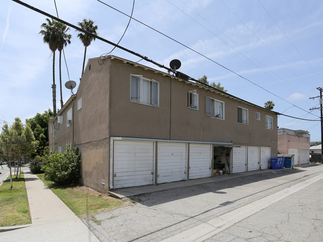 11401 Washington Pl in Los Angeles, CA - Building Photo - Building Photo