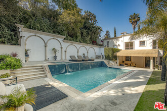 3780 1/2 Multiview Dr in Los Angeles, CA - Building Photo - Building Photo