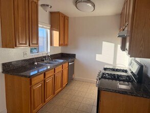 16811 Hoskins Lane in Huntington Beach, CA - Building Photo - Building Photo