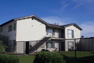 1828 W Sumac Ln in Anaheim, CA - Building Photo - Building Photo