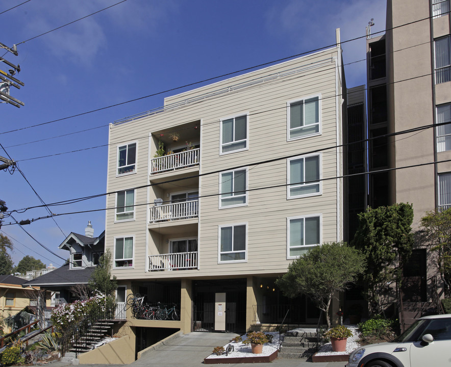 370 Van Buren Ave in Oakland, CA - Building Photo